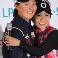 引退するキム・ミヒョン（右）とプロデビューを果たすキム・ヒョージュ。こうして世代のバトンが受け継がれていく。 2012年 LPGAハナバンク選手権 事前情報 キム・ヒョージュ キム・ミヒョン