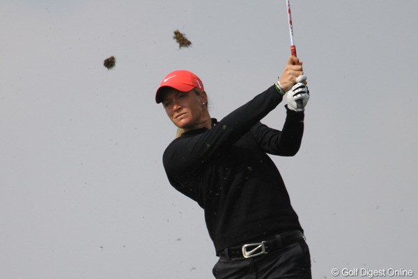 2012年 LPGAハナバンク選手権 2日目 スーザン・ペターセン 2位に5打差をつけて最終日に臨むスーザン・ペターセン。1年2ヶ月ぶりの勝利をつかめるか？