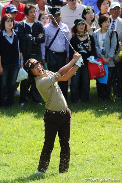 2012年 マイナビABCチャンピオンシップゴルフトーナメント 2日目 石川遼 さすがは千両役者ですワ。3連続＆2連続を含む7バーディ奪取です～！でも、終始厳しい表情でプレーをしてはりました。3位T