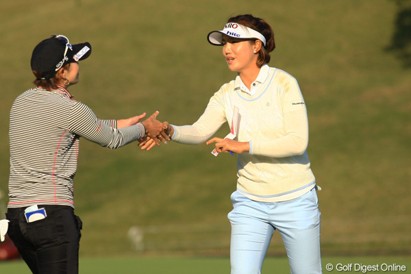全美貞が今季4勝目に王手！2打差2位に藤本麻子