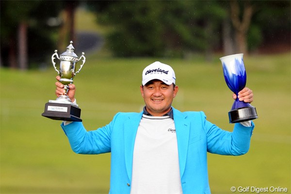 2012年 マイナビABCチャンピオンシップゴルフトーナメント 最終日 ハン・リー 日本ツアー参戦5年目にして、うれしい初勝利を飾ったH.リー。