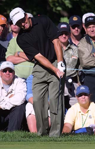 2002年 全米プロゴルフ選手権 3日目 フレッド・ファンク ファンクへのギャラリーの声援は、異常なくらい大きい。