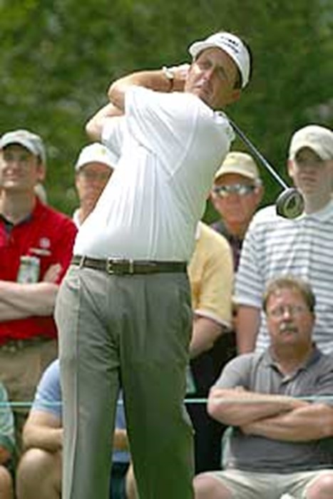 打倒タイガーの筆頭に挙げられていたP.ミケルソンも最後まで見せ場を作る事はできなかった 2002年 マスターズ 最終日 ゴルフダイジェスト・オンライン現地特派員レポート フィル・ミケルソン