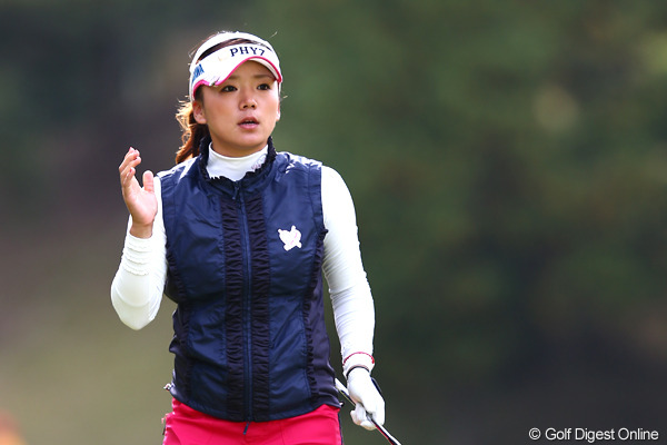 有村、今季最終戦で首位発進！ 茂木が2打差で続く