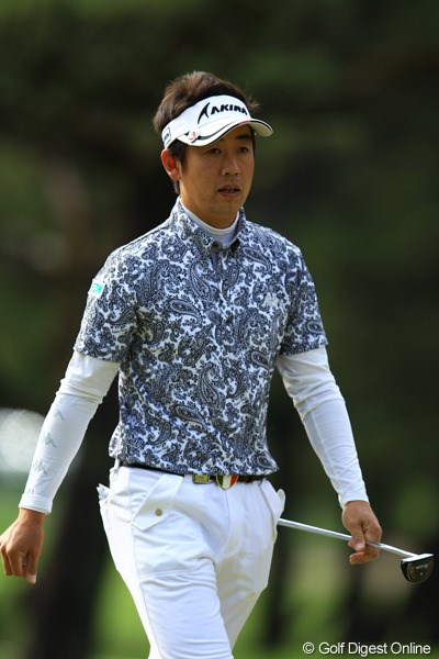2012年 ダンロップフェニックストーナメント 2日目 河野晃一郎 前半は冴えないゴルフでしたが、後半で一気に巻き返し、スコアを2つ伸ばしました。単独4位。