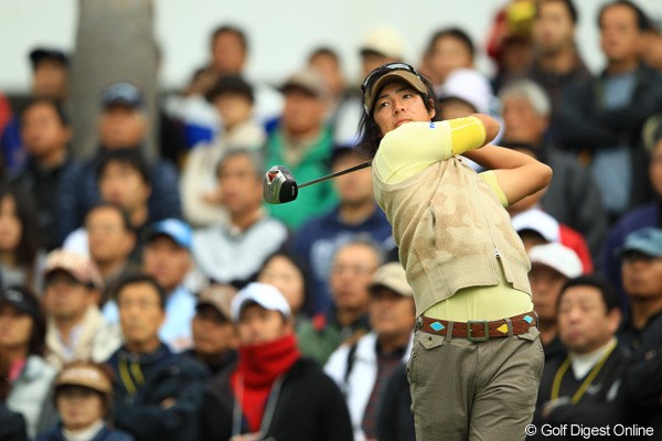 2012年 カシオワールドオープン 2日目 石川遼 2日連続で「69」も石川遼は「満足度は今日のほうが高い」と安定感のあるプレーを誇った。