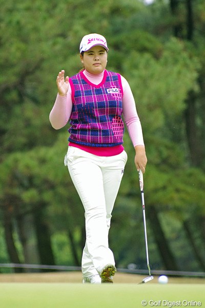 2012年 LPGAツアーチャンピオンシップリコーカップ 2日目 朴仁妃 ハードスケジュールでの中でも、さすがは米ツアー賞金女王。朴仁妃は2打差から首位の座をうかがう