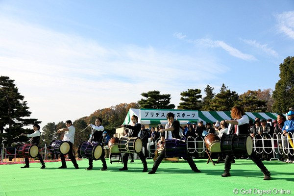 2012年 ゴルフ日本シリーズJTカップ 初日 オープニングセレモニー 和太鼓の演奏で日本シリーズのオープニングセレモニー開始