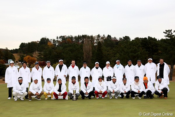2012年 ゴルフ日本シリーズJTカップ 最終日 集合写真 “王者たちの王者”は藤田プロに決まり今シーズン閉幕です