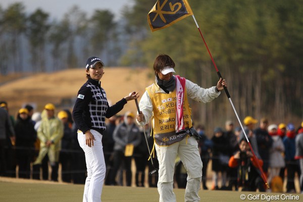 2012年 日韓女子プロゴルフ対抗戦 最終日 森田理香子 今日は敗北も昨日は唯一の勝利をマーク。茂木キャプテンがMVP候補として名前を挙げていましたよ。