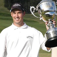 シーズン3勝目を上げたD.ウィルソン 2001年 宇部興産オープンゴルフトーナメント 最終日 ディーン・ウィルソン