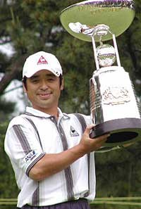 2001年 ダイヤモンドカップトーナメント 最終日 伊沢利光 勝負強さで今シーズン1勝目を飾った伊沢利光