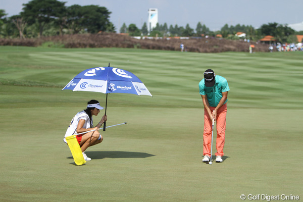 画像詳細 2012年 タイゴルフ選手権 3日目 平塚哲二 C.シュワルツェルが