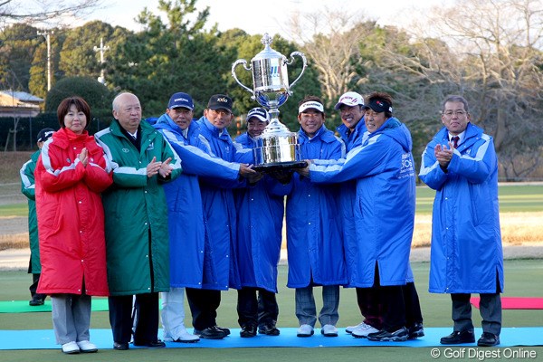 2012年 Hitachi 3Tours Championship PGA PGAが3年ぶりにタイトル獲得！強風の中で熟練の技が冴えました