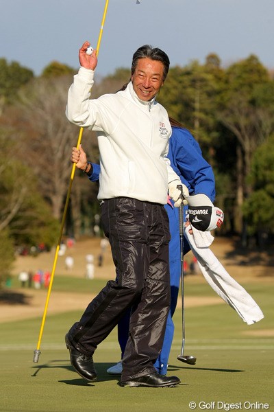 ダブルス戦では不調だった井戸木鴻樹が、シングルス戦で3ポイントを獲得して勝利に貢献