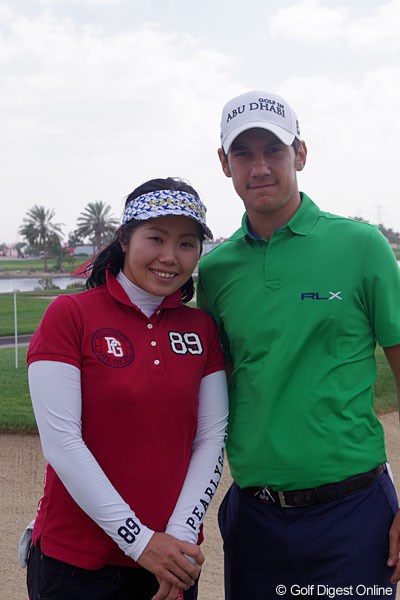 2013年 アブダビHSBCゴルフ選手権 プロアマ戦 マッテオ・マナッセロ＆当選者の藤沢美紀さん