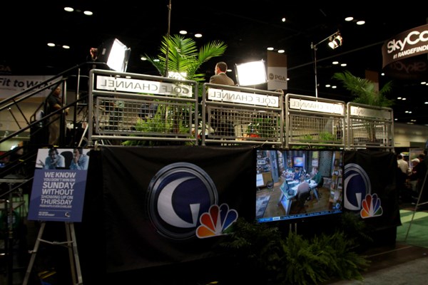 2013年PGAマーチャンダイズショー フォトギャラリーレポート ゴルフチャンネル＝ショーの会場内にはゴルフチャンネルがスタジオを開設し、現地からホットな情報を放送している