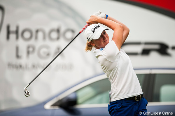 S.ルイスが単独首位！藍、美香も好スタート