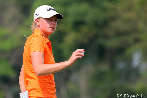 S.ルイスが首位をキープ、宮里藍は9位タイ