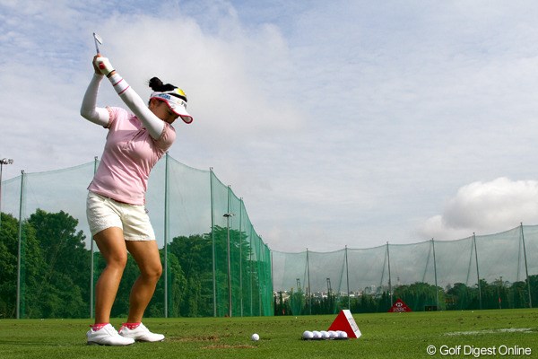 2013年 HSBC女子チャンピオンズ 事前情報 有村智恵 有村智恵は2日間で計18ホールをラウンド。いよいよルーキーシーズンが始まる