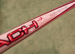 米国の新進シャフトメーカー「OBAN」のシャフト「MACH4」には、ブランド力のある「MADE IN JAPAN」のロゴを