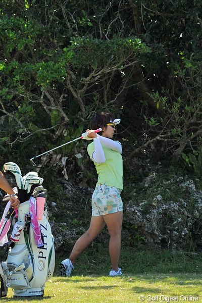 2013年 ダイキンオーキッドレディスゴルフトーナメント 2日目 比嘉真美子