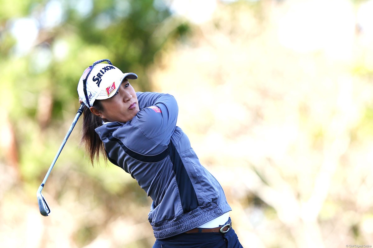 藤本麻子　カップ 藤本麻子が単独首位！ 横峯、森田はイーブン発進 【国内女子ツアー LPGA】 ｜GDO ゴルフダイジェスト・オンライン