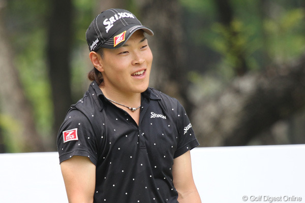 藤本佳則が8位タイで最終日へ L.リーが首位浮上