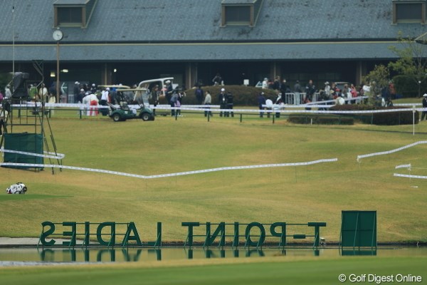 2013年 Tポイントレディスゴルフトーナメント 初日 看板