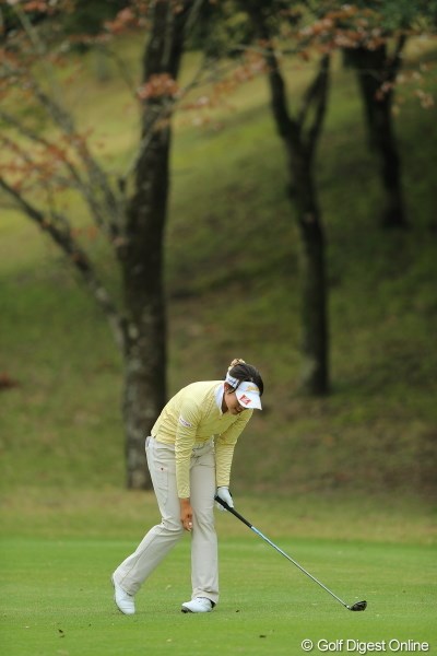 2013年 Tポイントレディスゴルフトーナメント 2日目 森田理香子 ロングをツーオンしたのにこのガックリ。もっと上につけたかったんだって。志高いね。