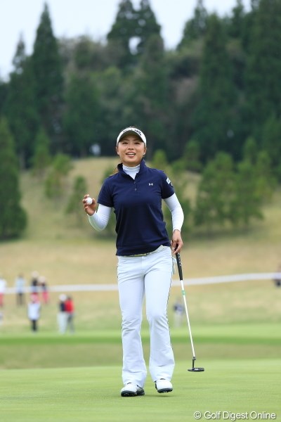 2013年 Tポイントレディスゴルフトーナメント 2日目 一ノ瀬優希 本日大活躍で単独トップでホールアウト。ホっとしたね。