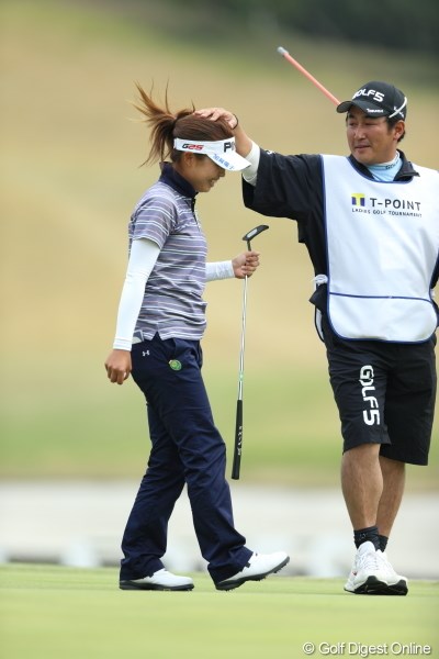 2013年 Tポイントレディスゴルフトーナメント 最終日 一ノ瀬優希 キャディも泣いちゃったよ。