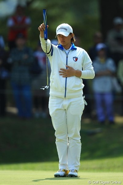 2013年 アクサレディスゴルフトーナメント in MIYAZAKI 2日目 O.サタヤ スコアを1つ伸ばしましたが、首位から4位タイへ後退。明日の再爆発もありそうですよ。