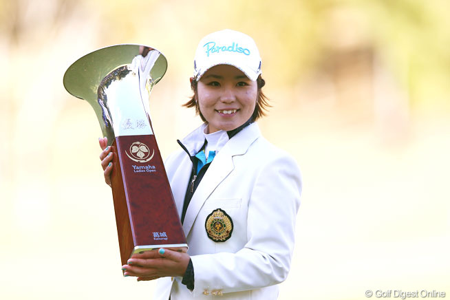 比嘉真美子が強風を制しツアー初優勝！（4月7日）