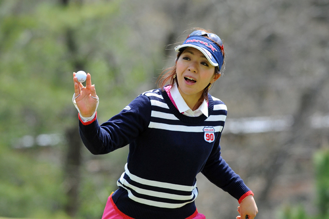 昨年覇者の佐伯が1差3位Tの好発進 中村香織、金ナリが首位T