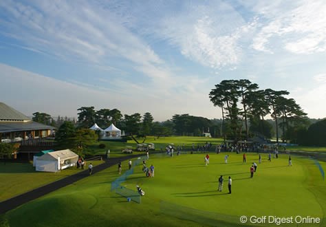 2006年 日本オープンゴルフ選手権競技 初日 霞ヶ関CC 日が昇って間もない早朝の霞ヶ関CC。大会初日は秋晴れの中で行われた