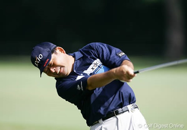 「日本プロゴルフシニア選手権大会」を制し絶好調の中嶋常幸。若手に負けじと渾身のフルスイング
