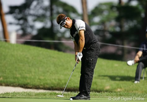 2006年 日本オープンゴルフ選手権競技 初日 平塚哲二 早いグリーンにも対応し、淡々とプレーを続ける平塚哲二。3アンダーをマークし3位タイで初日を終えた