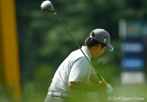 2006年 日本オープンゴルフ選手権競技 最終日 S.K.ホ クラブヘッドを体に最も近い位置を通すためにグリップエンドが地面を向いたままダウンスイングに入っているのはS.K.ホ