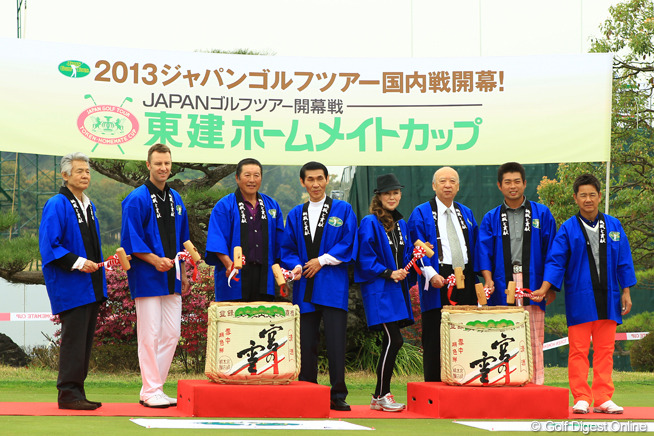 開幕セレモニーで選手会長大奮闘