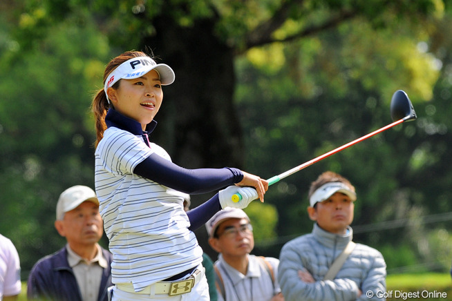 地元の一ノ瀬が2位発進！ 首位にリ・エスド、横峯3位