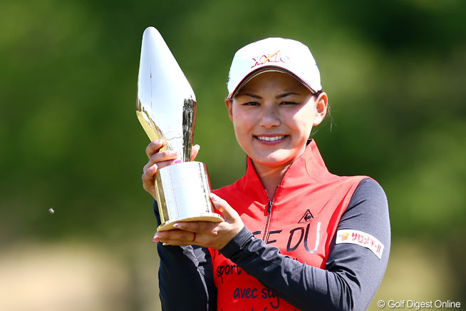 横峯さくらが逆転 1年11ヶ月ぶりの勝利を手に！ 【国内女子ツアー LPGA