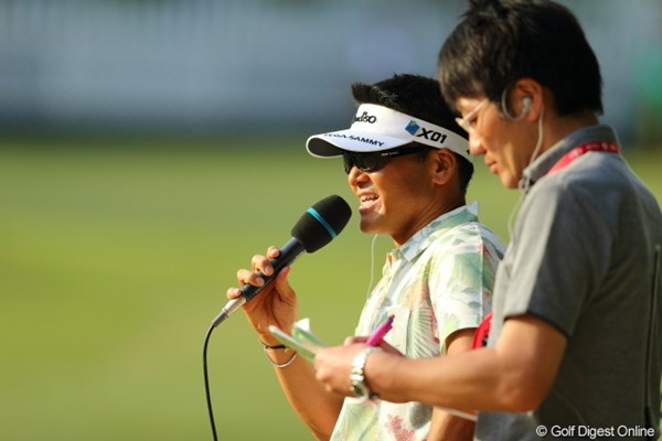 2013年 日本プロゴルフ選手権大会 日清カップヌードル杯 3日目 丸山茂樹 クラブはもちろんだけど、マイクを持つ姿もなかなか。