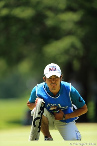2013年 日本プロゴルフ選手権大会 日清カップヌードル杯 最終日 小平智のキャディ このキャディ、イケメン。