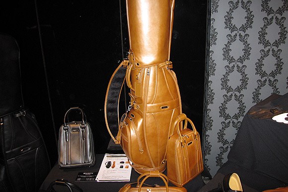 2009年 マルマン発表会 「マジェスティ プレステジオ」 高級感溢れるクラシックモデルの「マジェスティ バッグ」