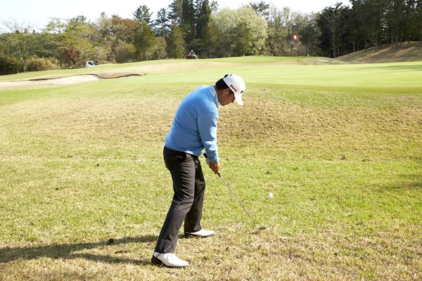 傾斜なりにヘッドを真っすぐ動かす