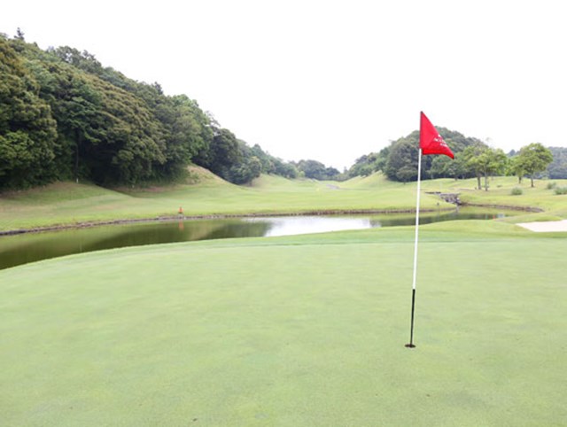 Vol 08 セントラルゴルフクラブnewコース 距離をしっかりと把握し その距離を正確に打つ技術が問われるコース 1 4 トップアマのコース攻略 Gdo ゴルフレッスン 練習