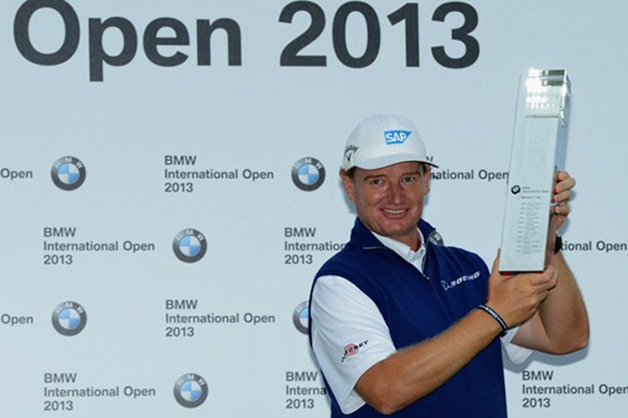 今大会のタイトル獲得へ多くの喜びを口にしたE.エルス (Getty Images) 2013年 BMWインターナショナル・オープン 最終日 アーニー・エルス