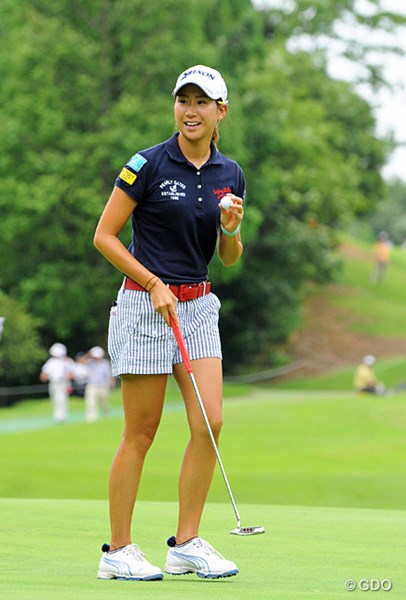 2013年 日医工女子オープンゴルフトーナメント 初日 木戸愛 6つのバーディ量産で首位タイに並んだ木戸。好調の要因はパッティングで素振りをしないこと！？