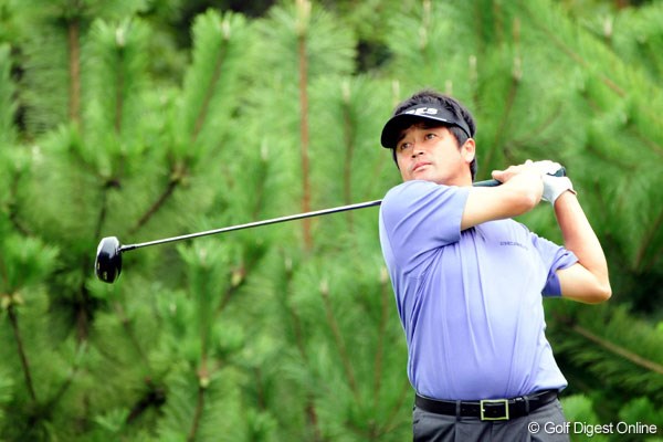 横田真一 ノーボギーと手堅いゴルフで首位タイに浮上した横田真一